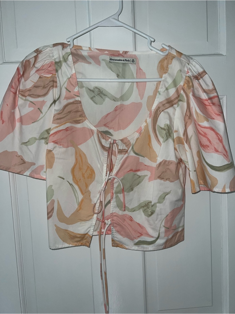 Abercrombie & Fitch Cream Blouse with Pastel Pink, Peach & Sage Leaf Print